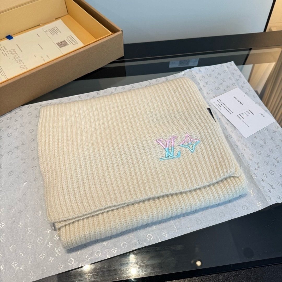 Louis Vuitton Cream Rib-Knit Scarf and Beanie Set