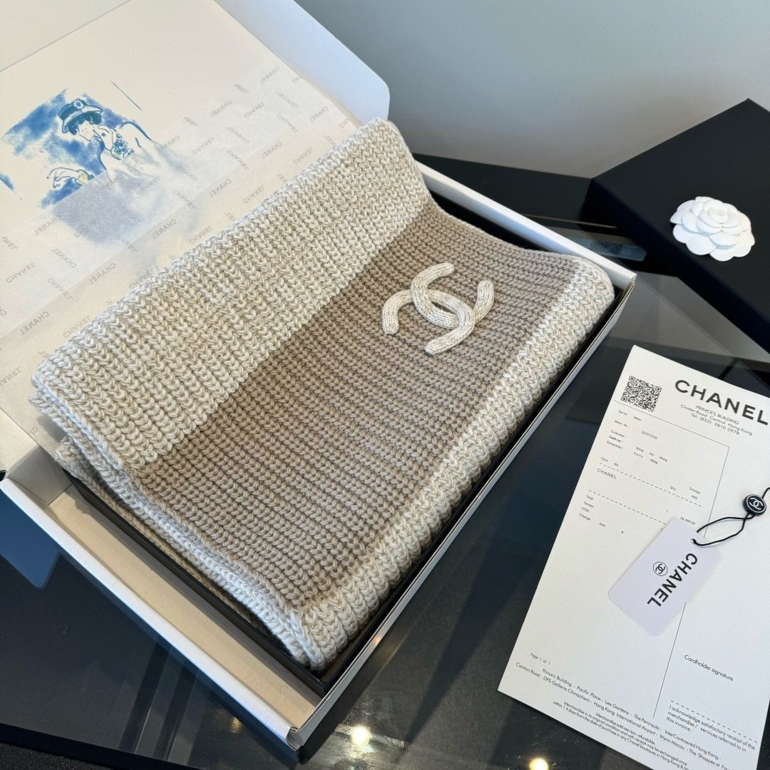 Chanel Two-Tone Knit Scarf