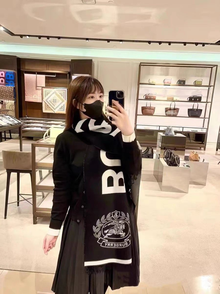 Burberry Black and Ivory Fringed Scarf