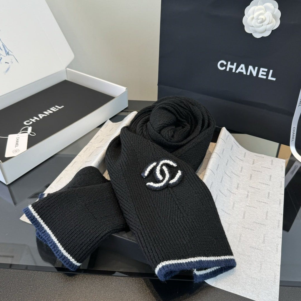 Chanel Logo Trim Knitted Scarf