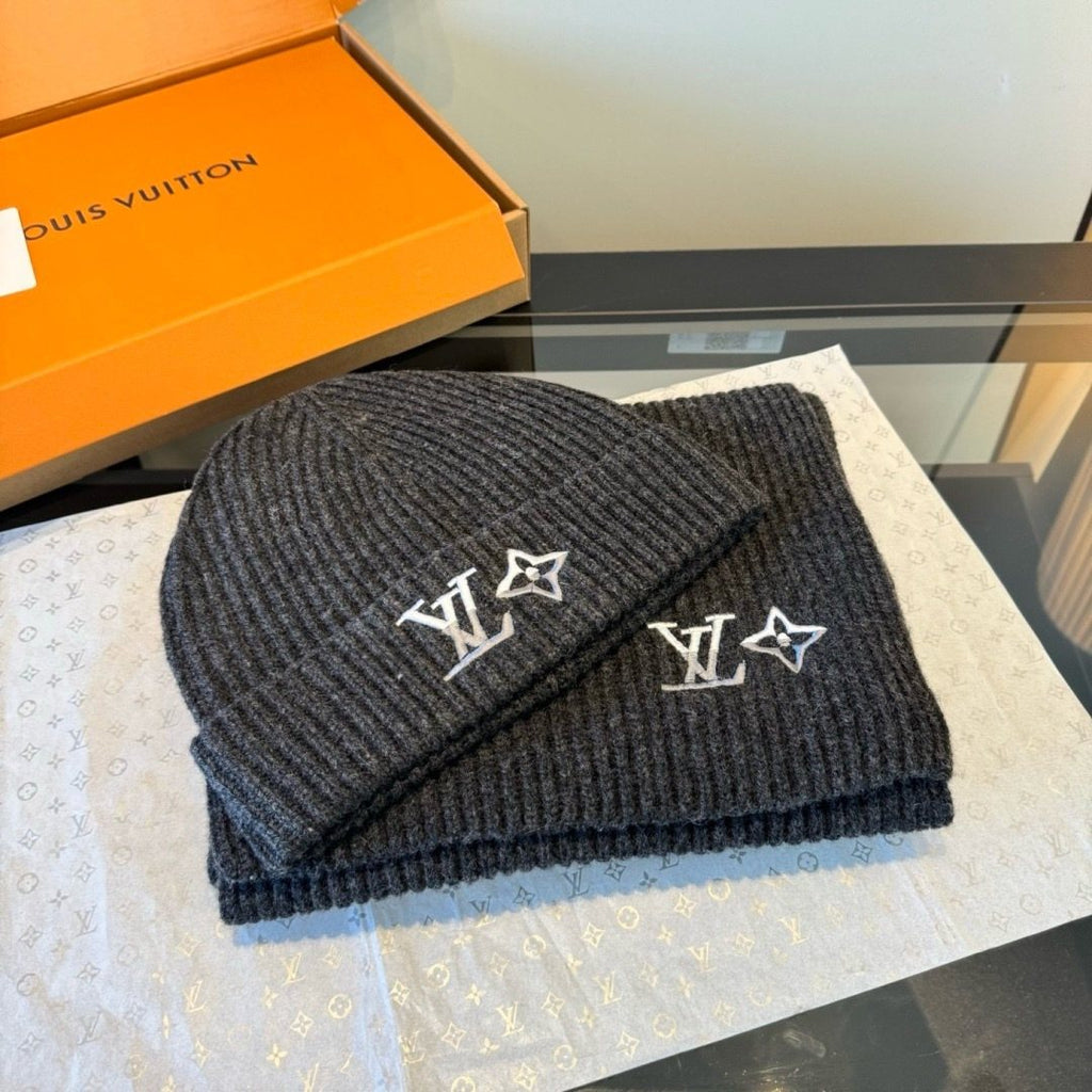 Louis Vuitton Rib-Knit Beanie & Scarf Set