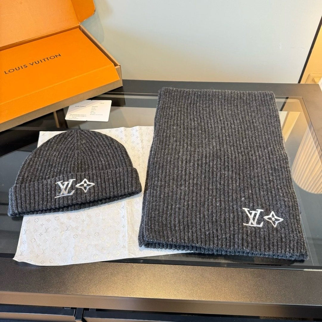 Louis Vuitton Rib-Knit Beanie & Scarf Set