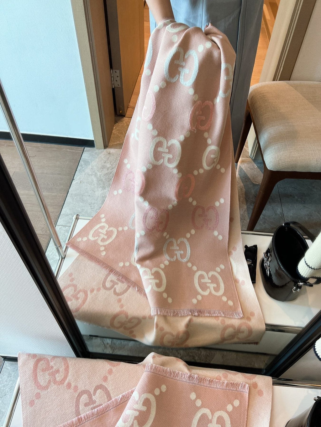 Gucci Pink-Beige Fringed Geometric Motif Scarf