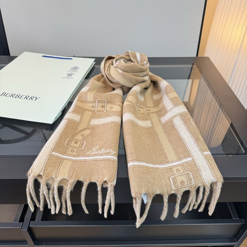Burberry Geometric Fringed Scarf