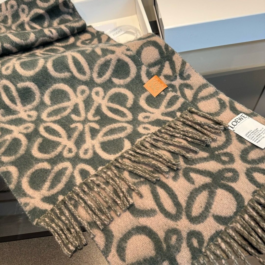 Loewe Loop Motif Fringed Scarf