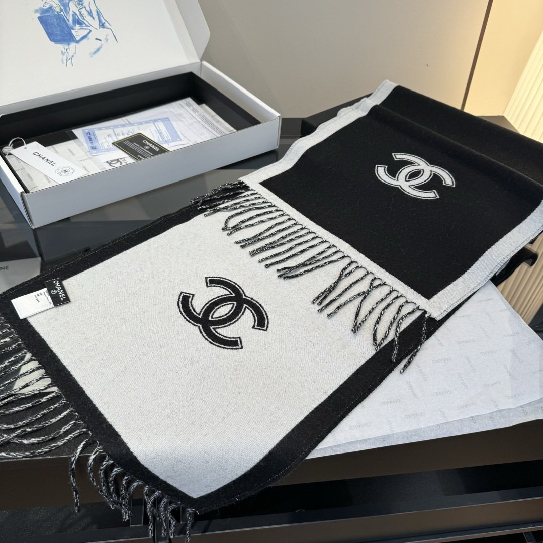 Chanel Contrast-Border Two-Tone Fringed Scarf
