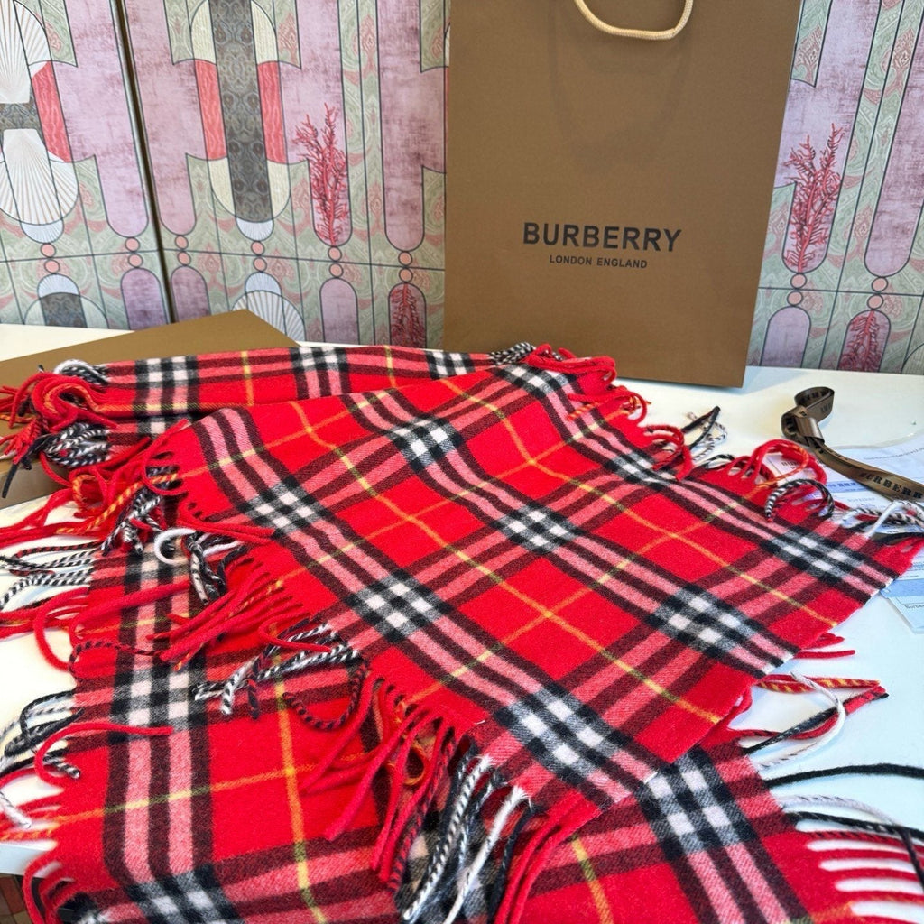 Burberry Long Plaid Fringed Scarf - 155 x 30 cm