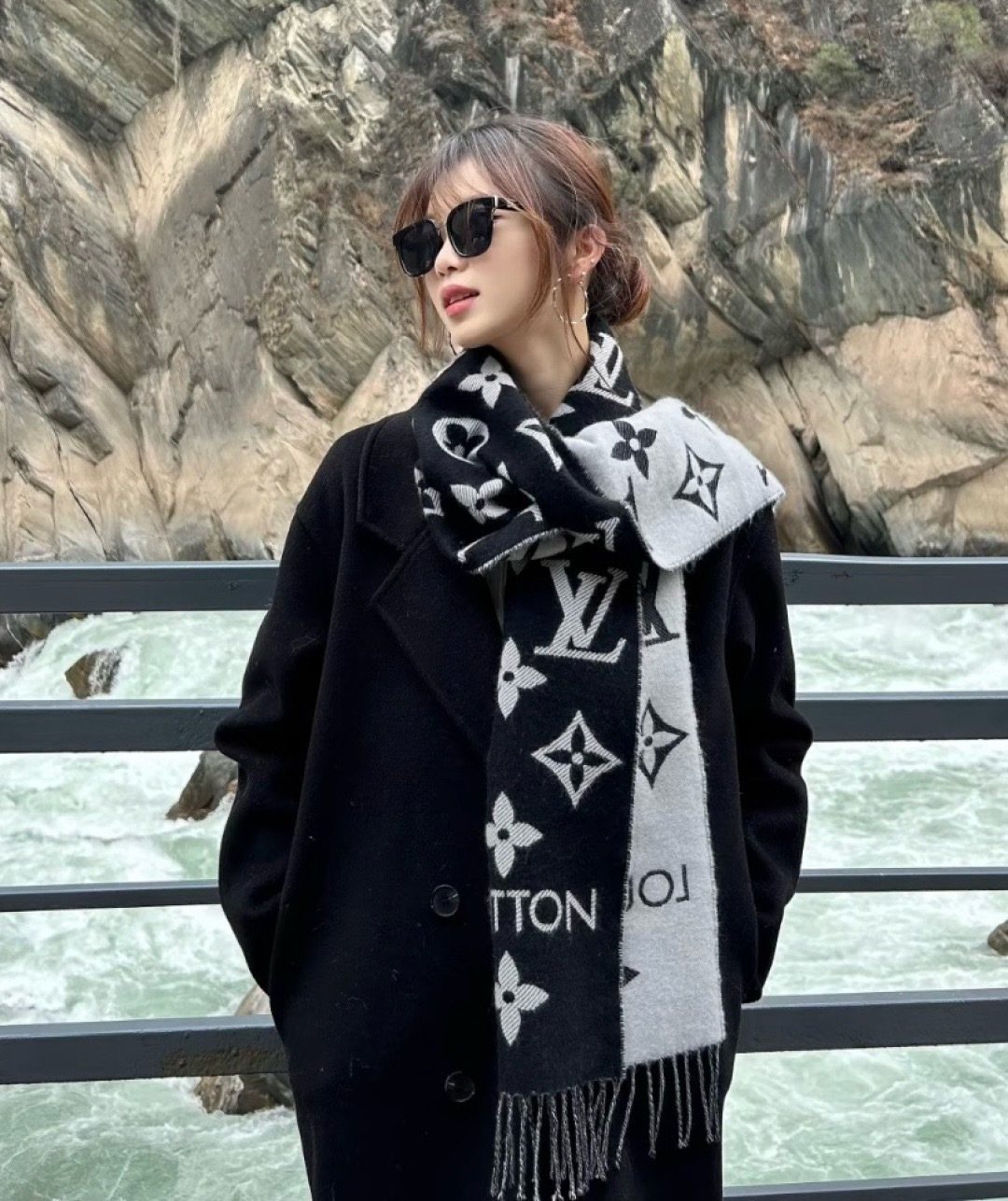 Louis Vuitton Oversized Monogram Wool Scarf - 180 x 30 cm