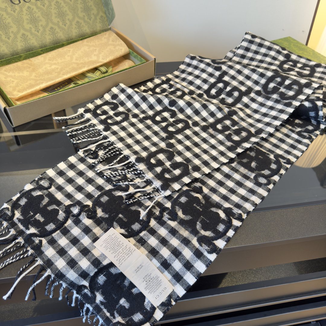 Gucci Check Fringed Scarf