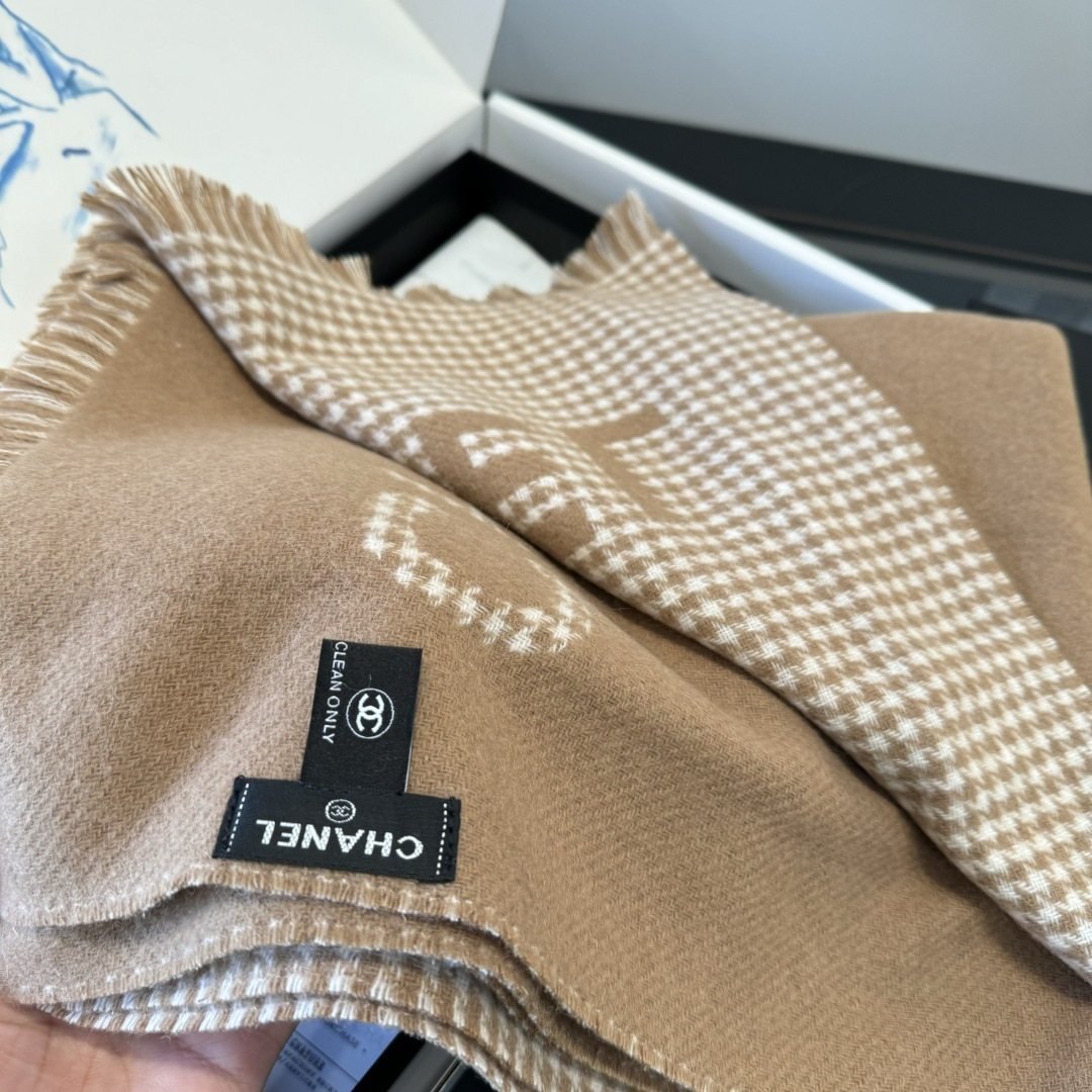 Chanel Houndstooth Fringed Scarf