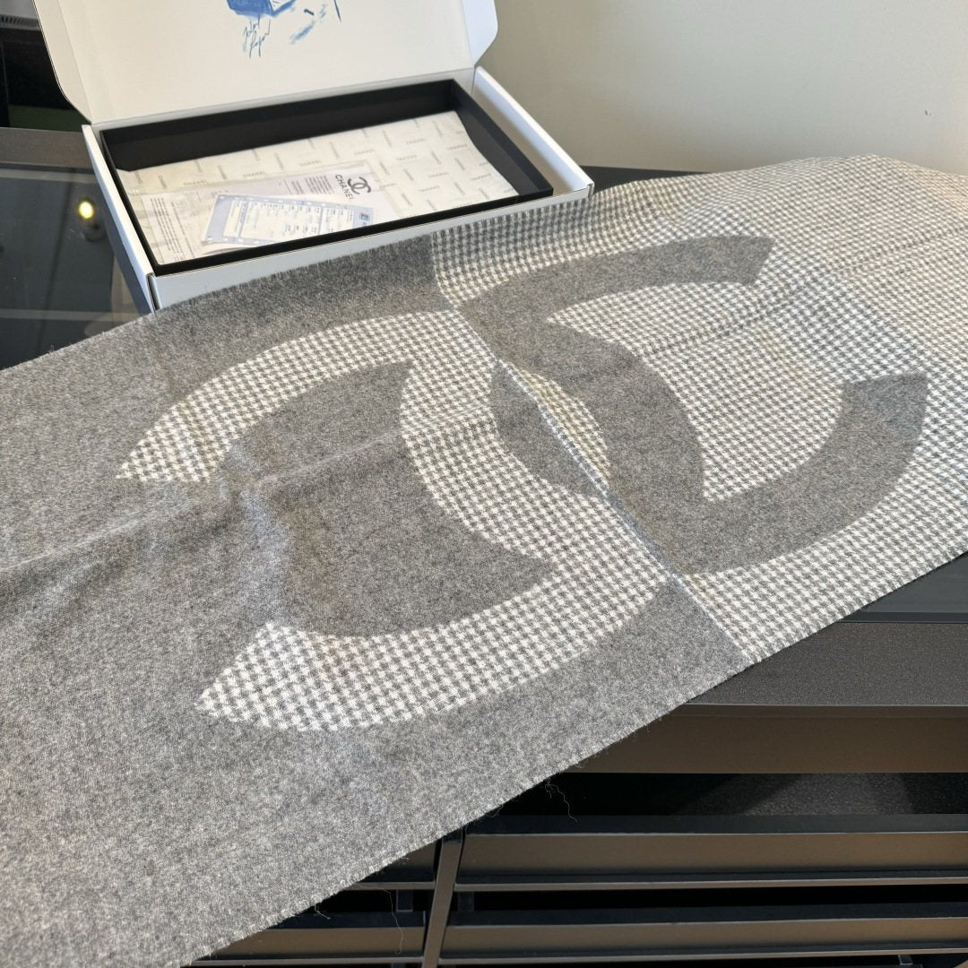 Chanel Houndstooth Fringed Scarf