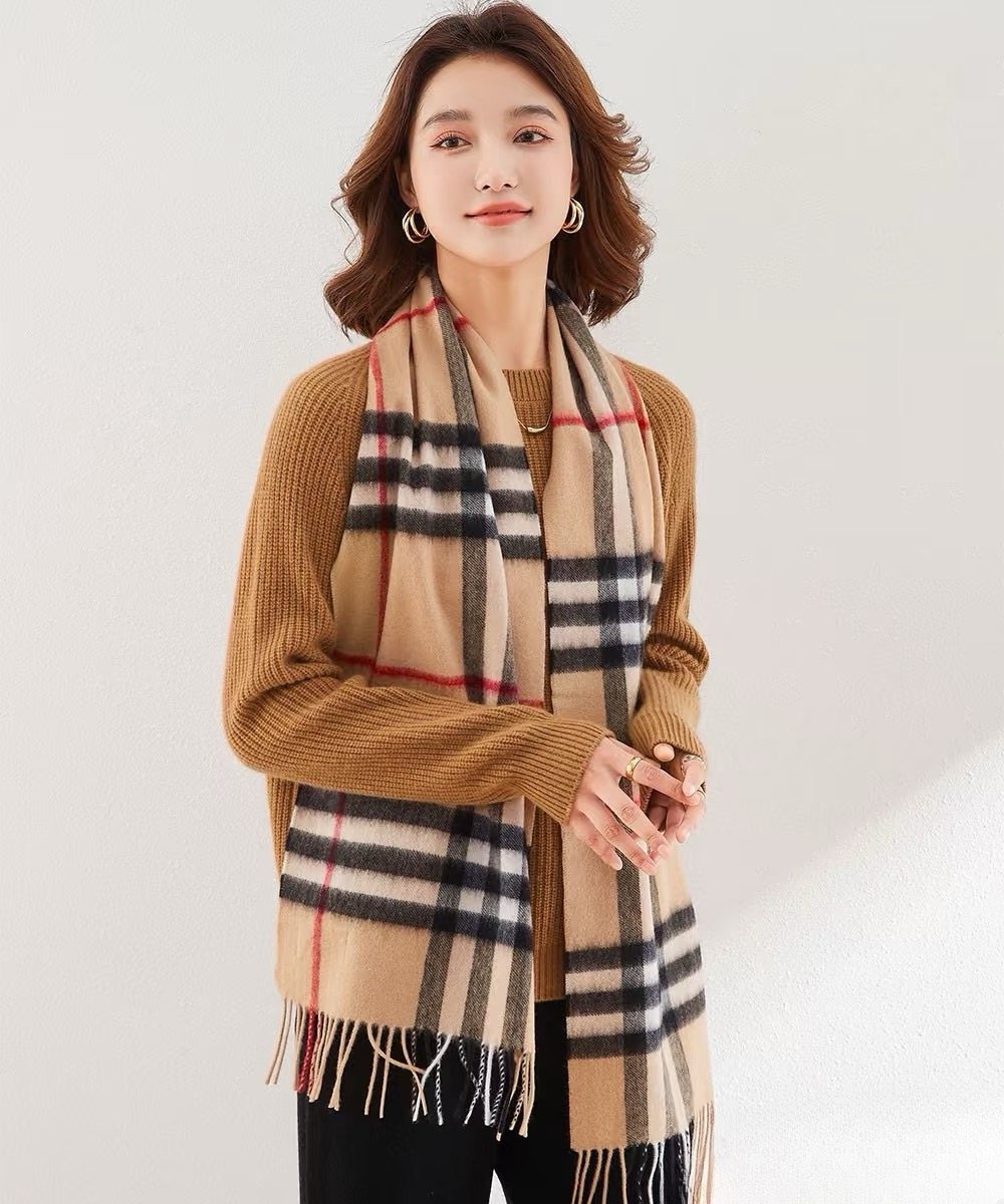 Burberry Long Checked Wrap Scarf - 30 x 180 cm