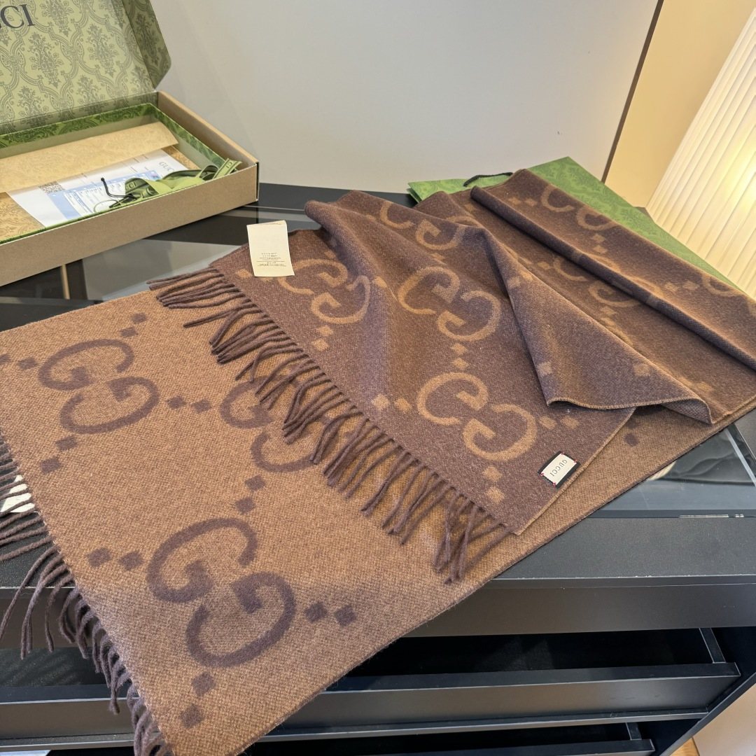 Gucci Fringed Interlocking Motif Scarf