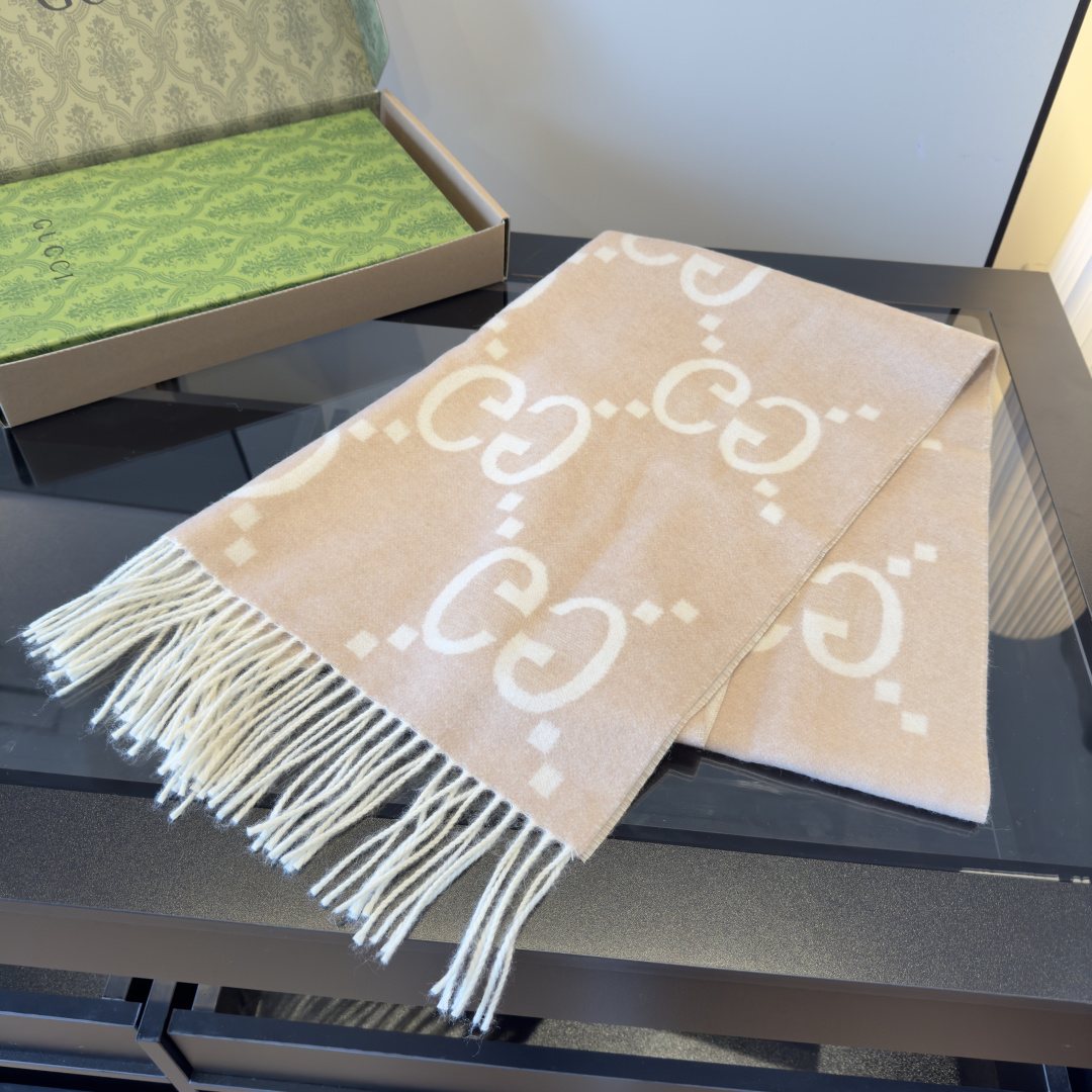 Gucci Fringed Interlocking Motif Scarf