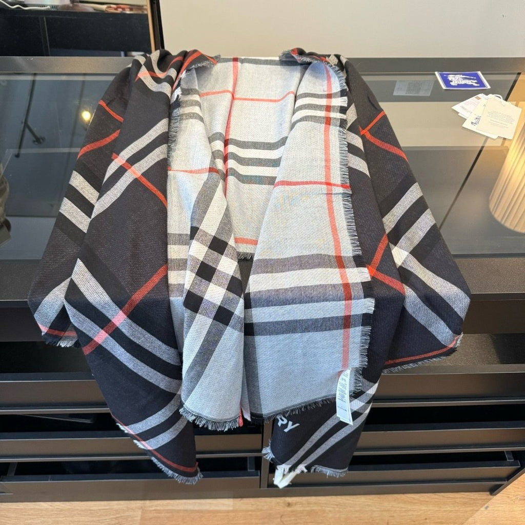 Burberry Bold Check Fringed Scarf - 110 x 200 cm